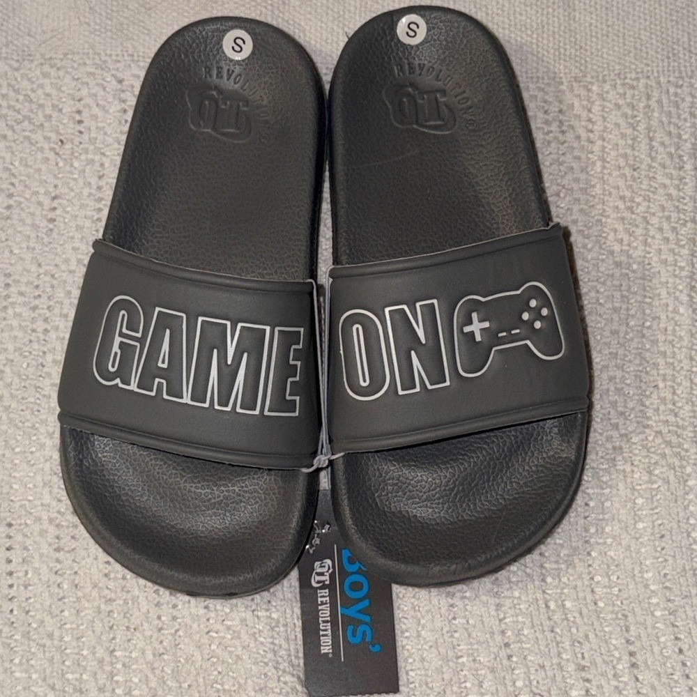 OT Revolution Boys Game On Gaming Slide Sandals Gray Size S 11-12 NEW